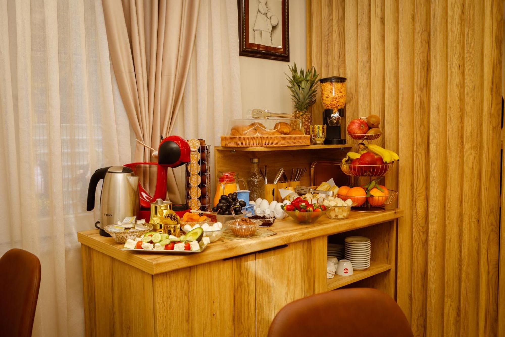 Petite Maison Hermes Hotel