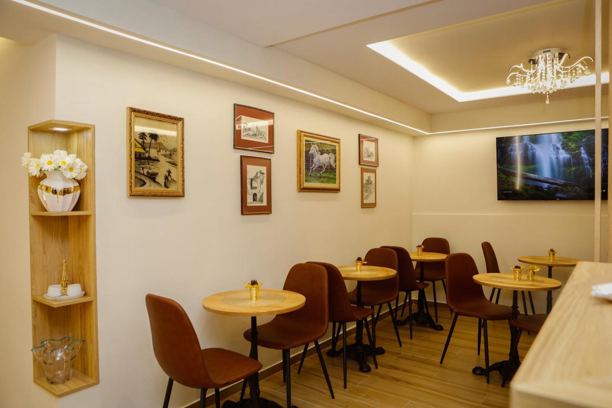 Petite Maison Hermes 3* Tirana