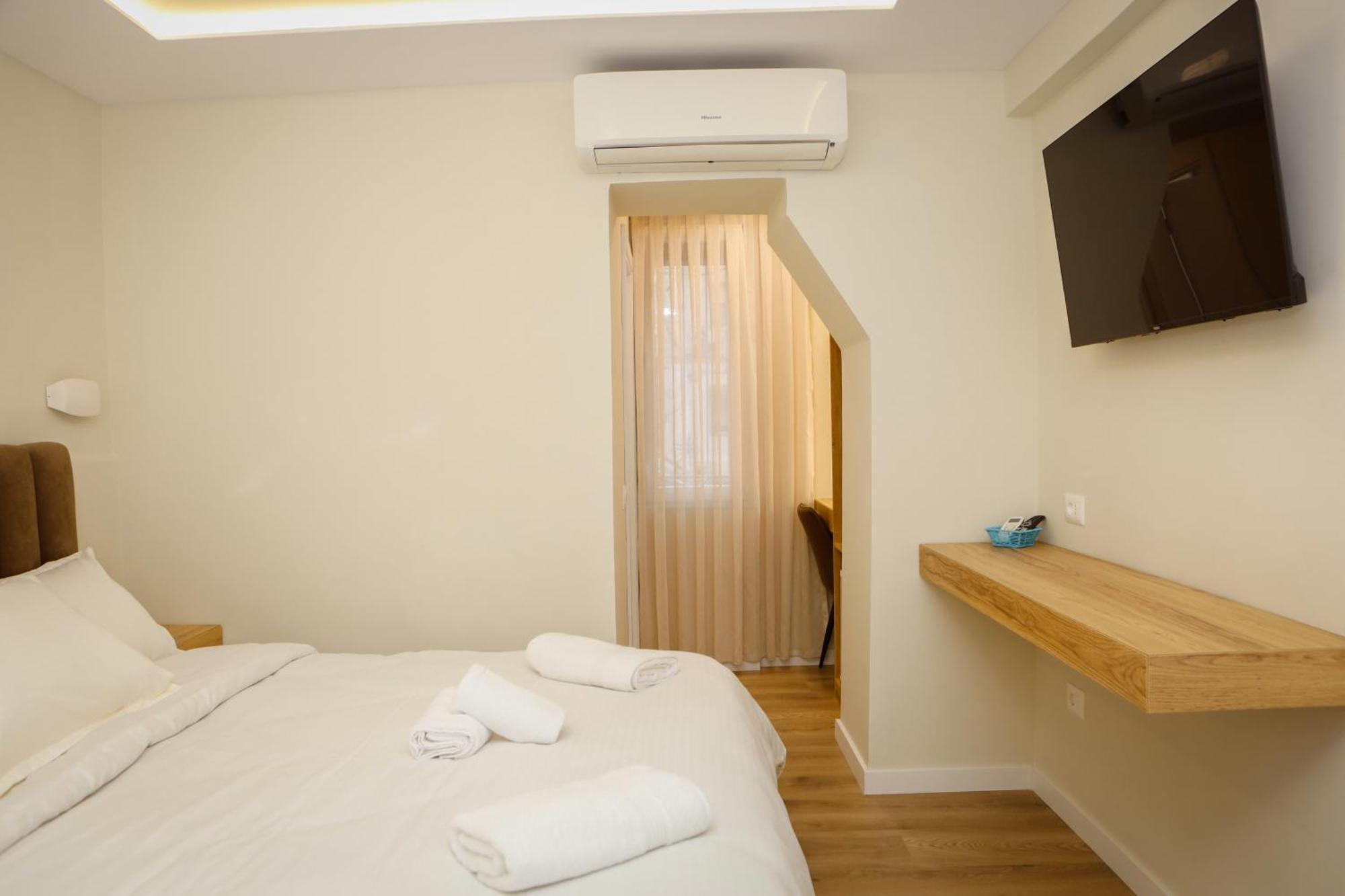 Hotel Petite Maison Hermes 3*