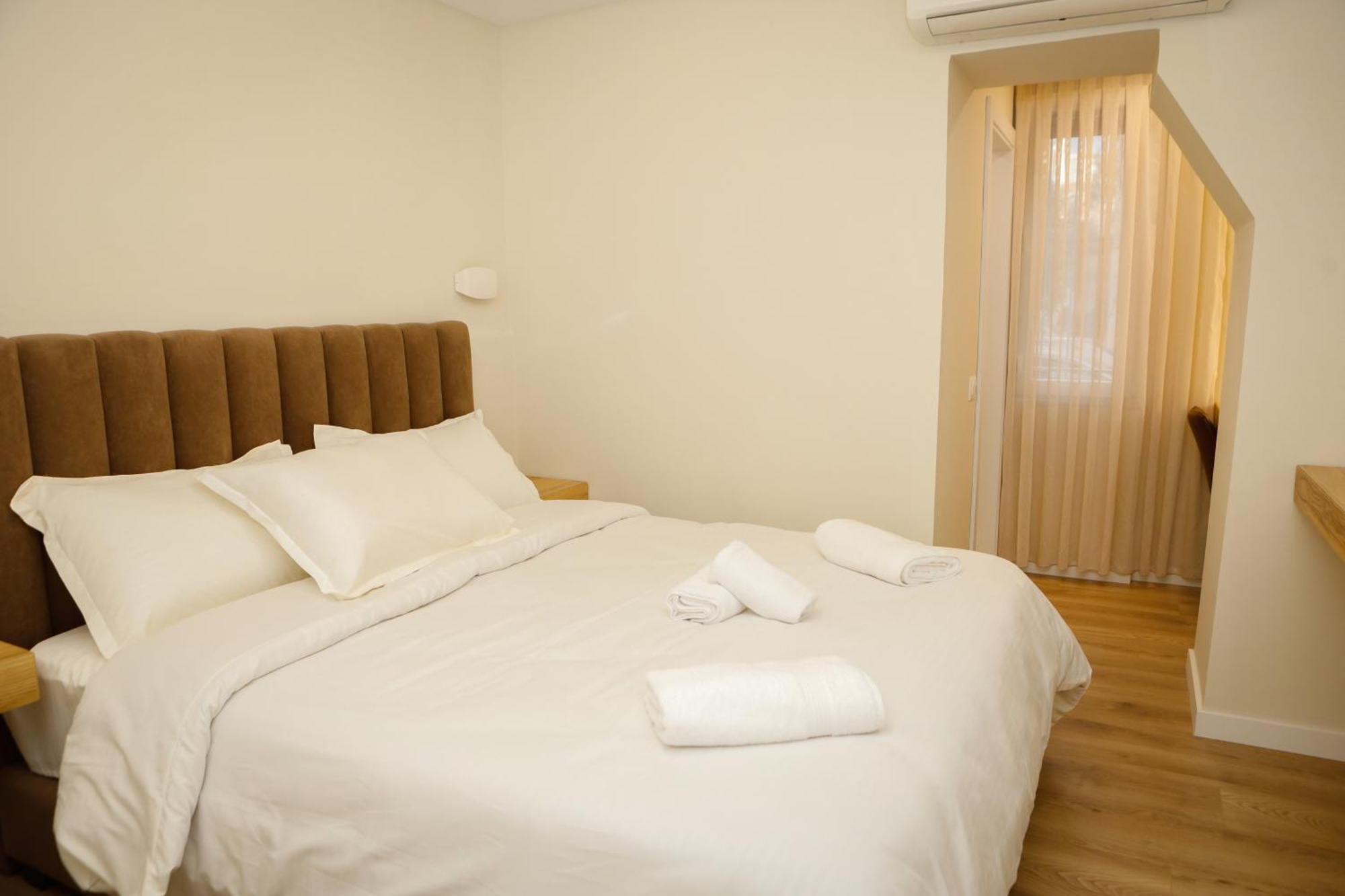 Petite Maison Hermes 3* Tirana