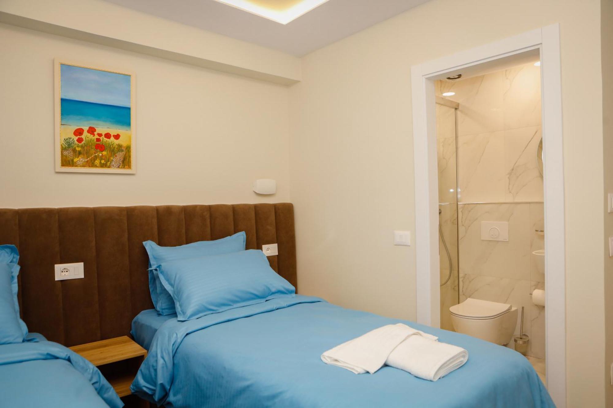 Petite Maison Hermes 3* Tirana