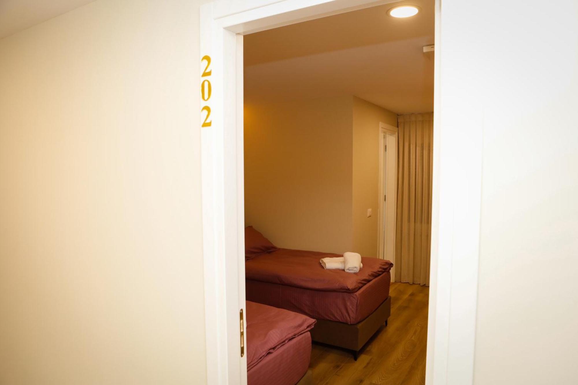 Petite Maison Hermes 3* Tirana