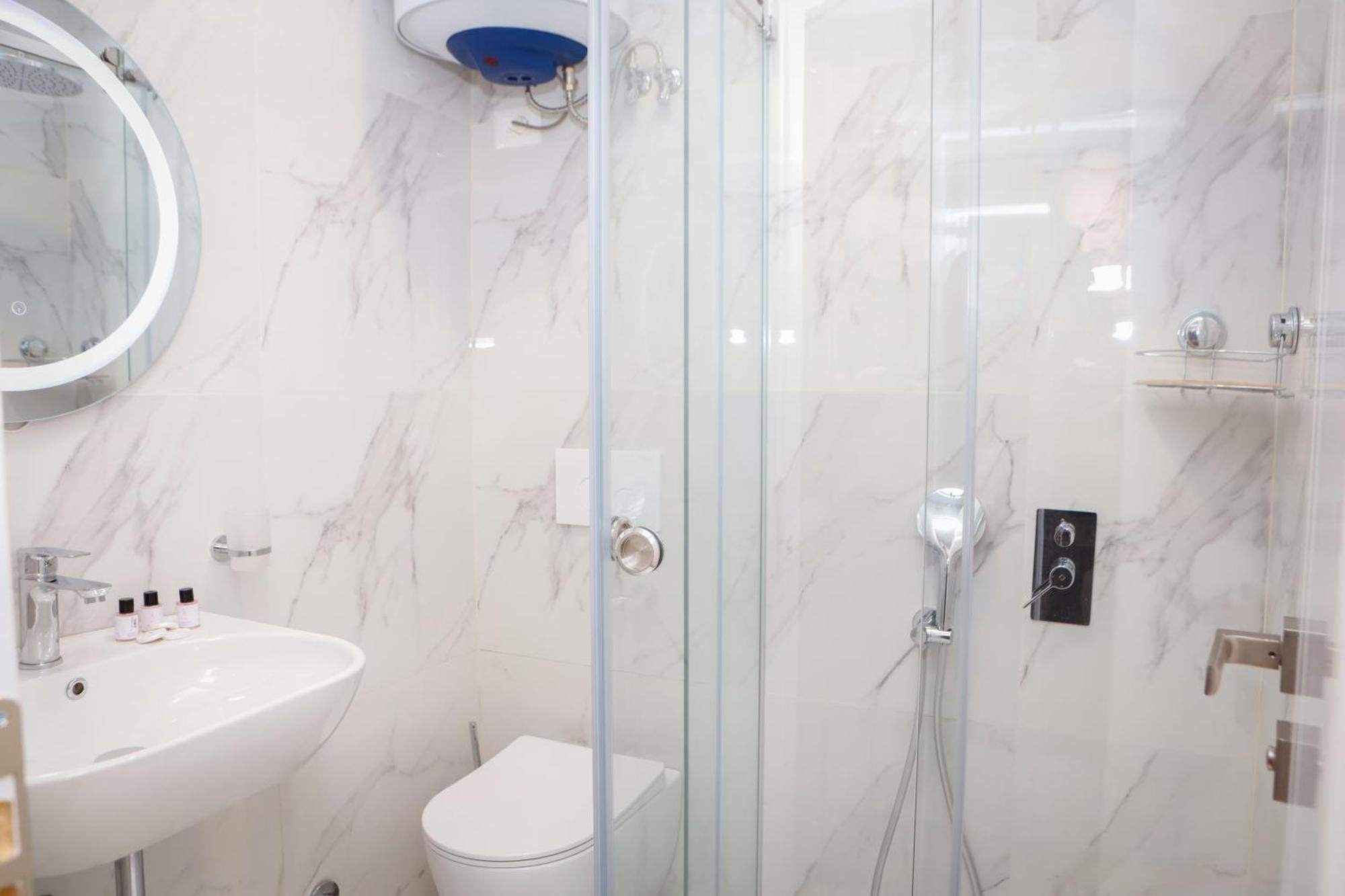 Petite Maison Hermes Hotel 3*