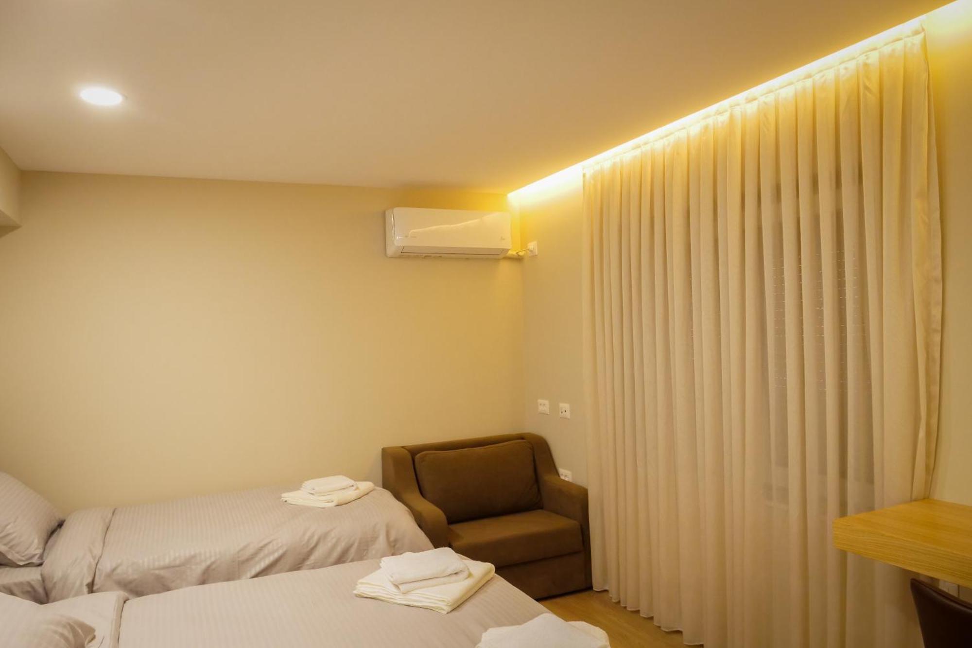 Petite Maison Hermes 3* Tirana