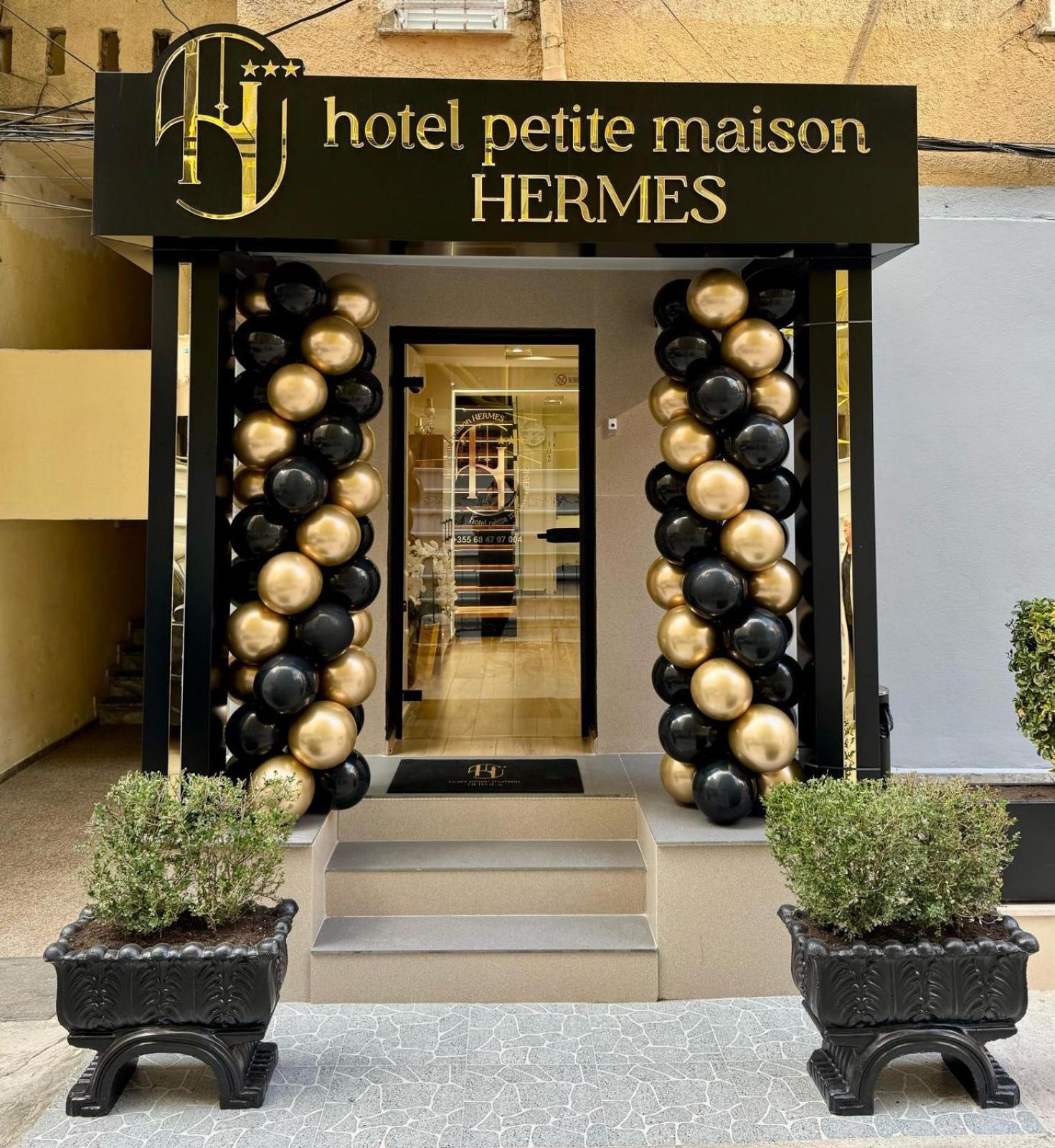 Petite Maison Hermes 3*